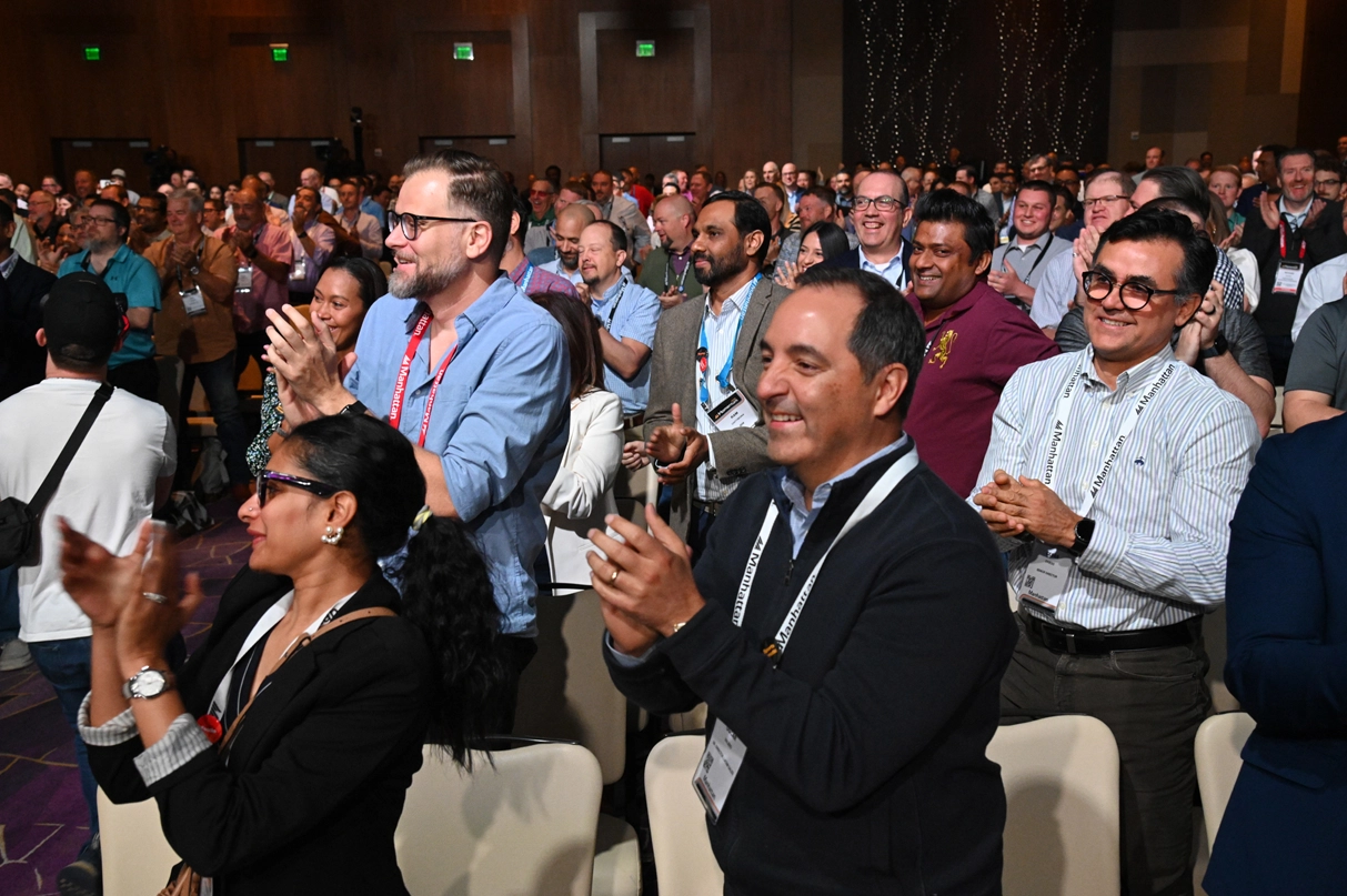 Image of 2025 Momentum conference attendees.